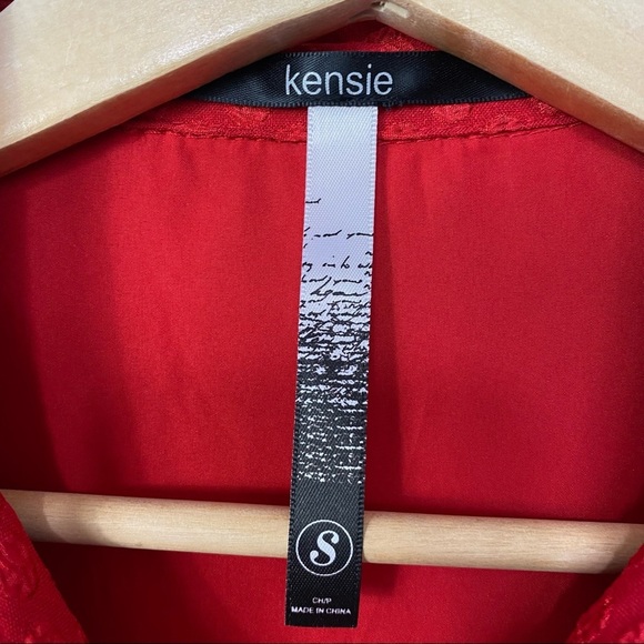 Kensie-True Red textured cap sleeve collared shift dress SM - Picture 6 of 8